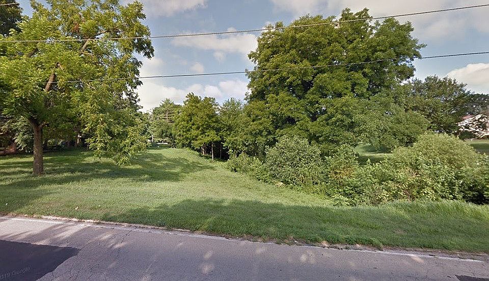 1st image of 113 Illini Dr
