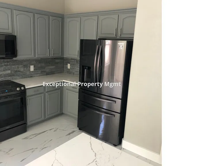9811 Las Casas Dr — Photo 3