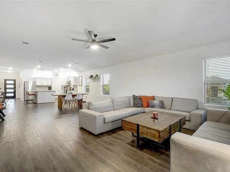 15400 Summer Ray Dr — Photo 7
