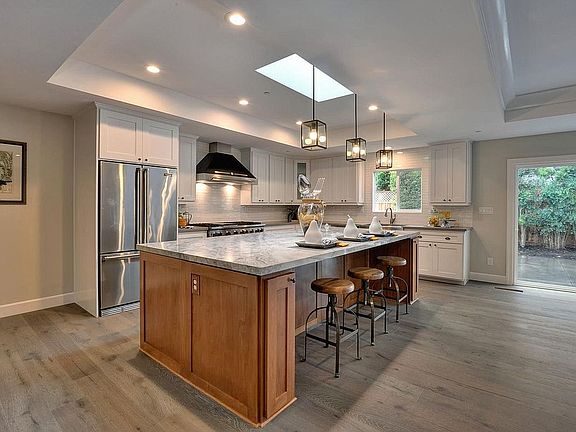 3rd image of 1284 Norval Way