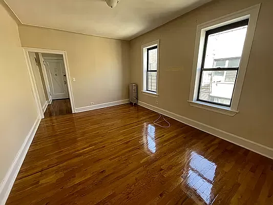 Rented by Voro Purple LLC | media 4