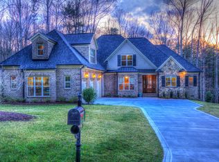 7664 Cottonwood Dr, Denver, NC 28037