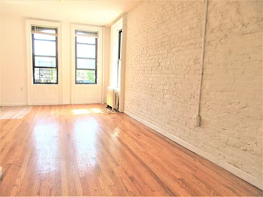 Rented by City Connections Realty | media 23