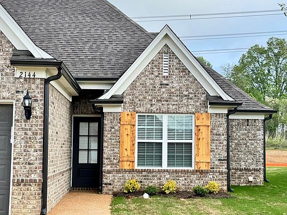 2nd image of 2144 Dela Dr