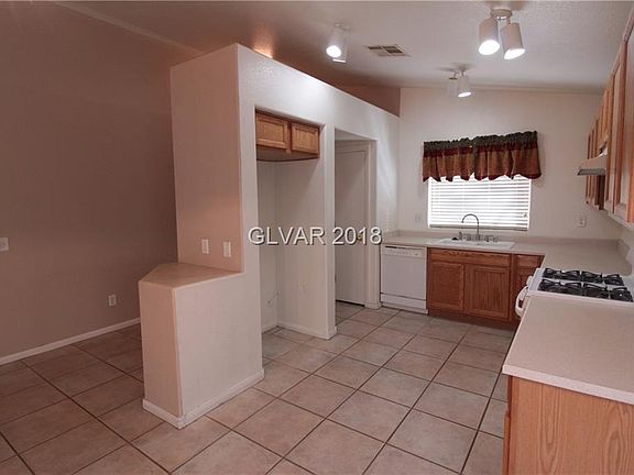 3rd image of 3341 Blue Ash Ln