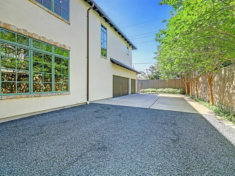 5610 Lynbrook Dr — Photo 49