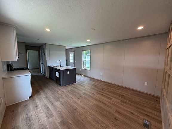 3rd image of 1946 Wyoming Ave #266