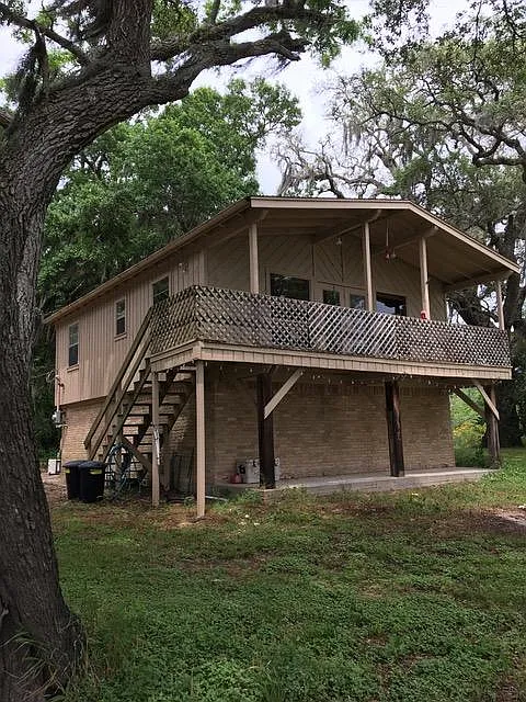 2 bed, 827 sqft, $1,200 — Photo 1