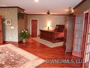 5th image of 307 Lost Cabin Dr