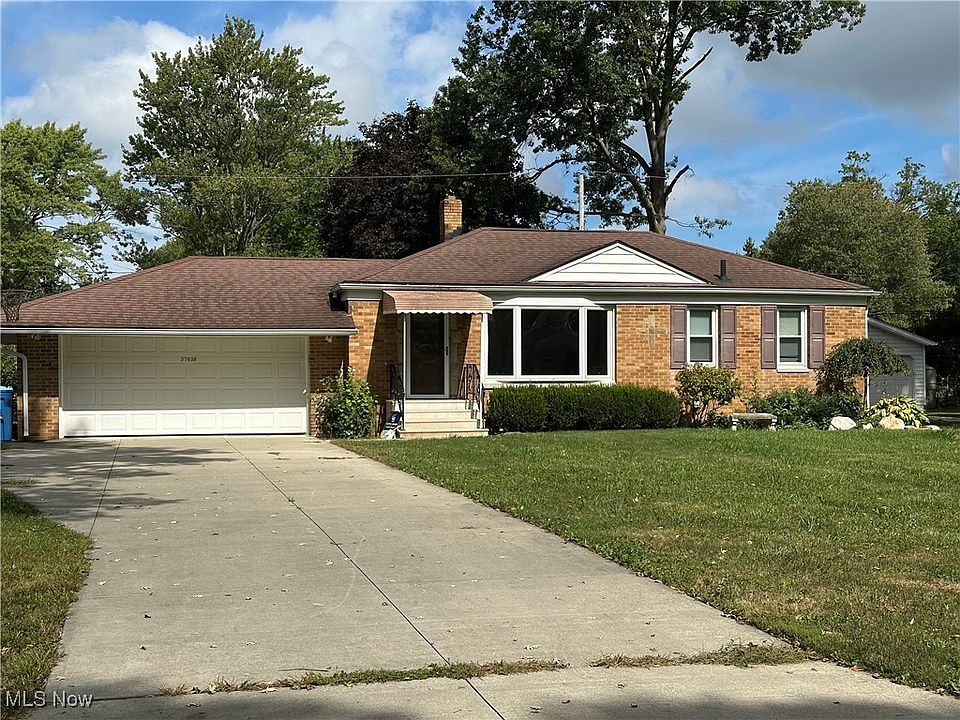 1st image of 37658 Lake Dr