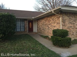 1203 Clover Hill Rd, Mansfield, TX 76063