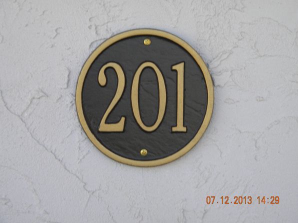 111 S Michigan Ave APT 201