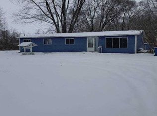 6885 N Five Mile Rd, Hope, MI 48628
