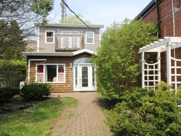 5789 Charles St, Halifax, NS B3K 1K7