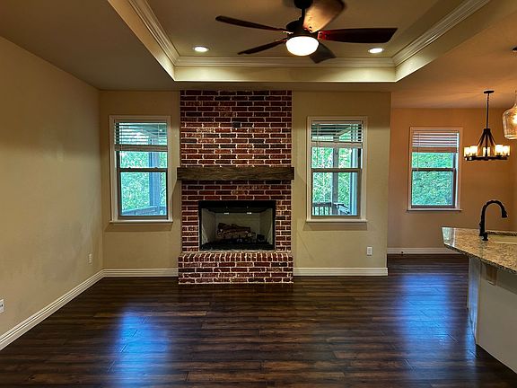 3rd image of 5 Dolphin Cir
