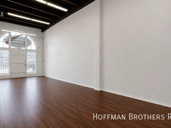 1688 W Adams Blvd, Los Angeles, CA 90007