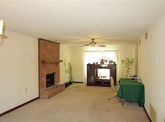 3rd image of 1538 Richmond Dr