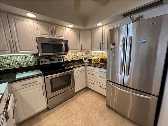 4th image of 2800 N Ocean Dr APT A3a