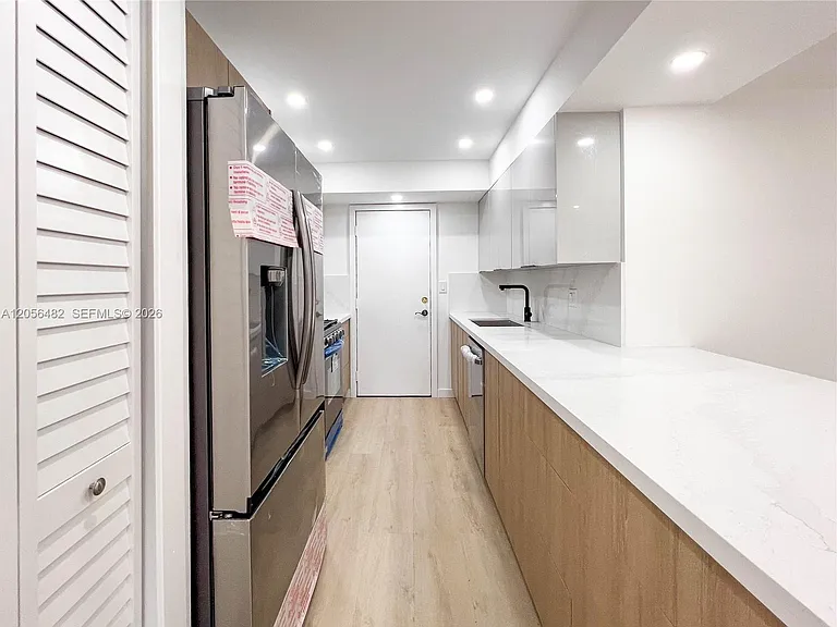 17911 NW 68th Ave #O207 — Photo 9