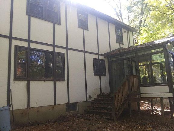 2nd image of 17 Shadowbrook Dr
