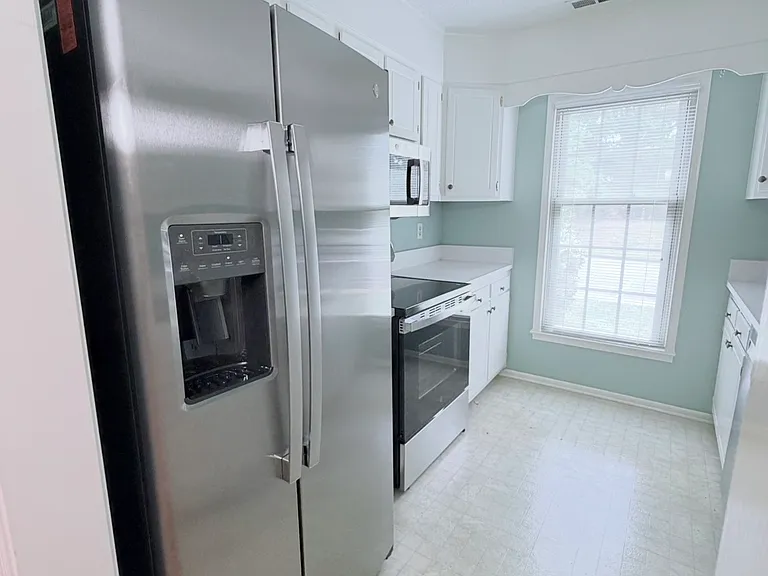 3132 Westbury Dr — Photo 11