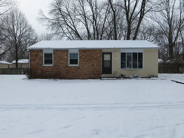 1411 Kings Way photo 1