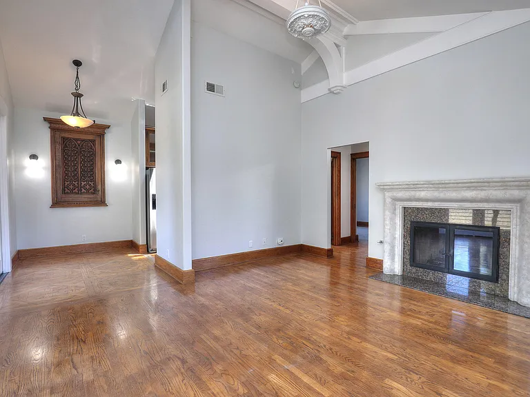 2135 De La Vina St #B — Photo 6