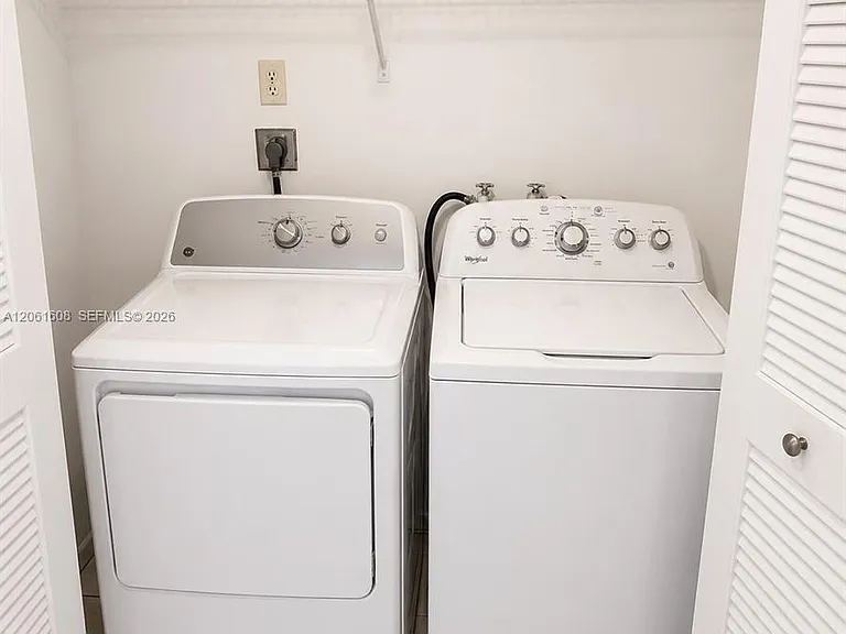 8363 Lake Dr #301 — Photo 7