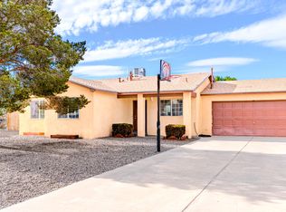 11 Rodgers Dr, Los Lunas, NM 87031