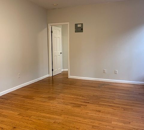 2nd image of 183 Thompson St APT C7