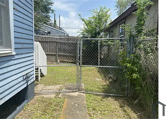 3314 Avenue M 1/2 — Photo 16