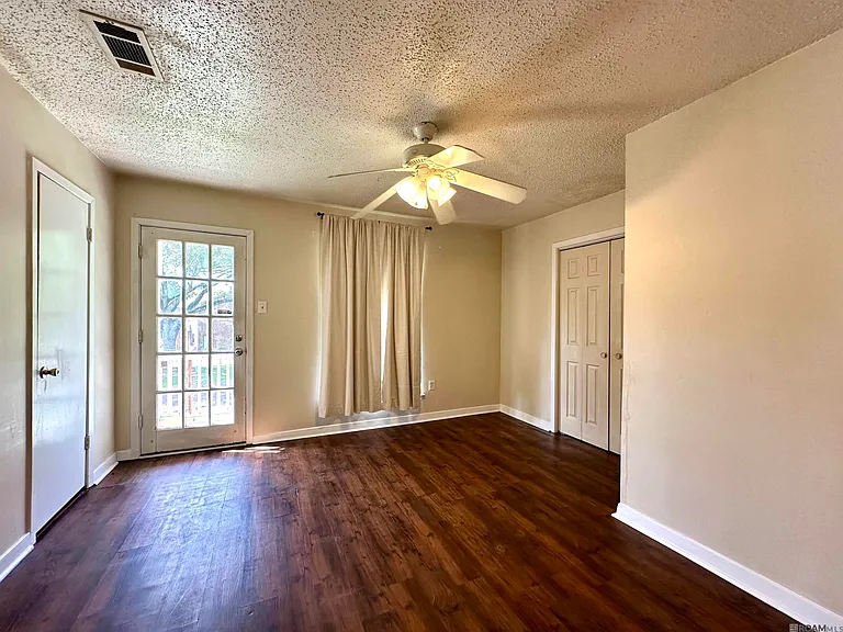 15855 S Sunderland Ave — Photo 9