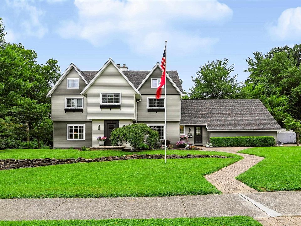 1st image of 109 E Blue Ridge Dr