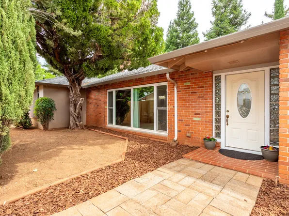 1738 Lazelle Ct, Redding, CA 96002