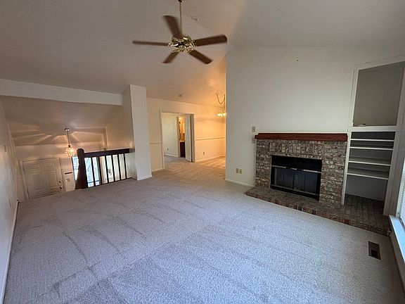 2nd image of 1047 Mirrormere Cir