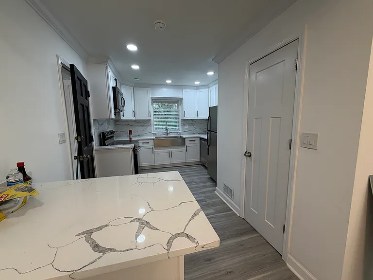 1132 Grace Dr — Photo 2