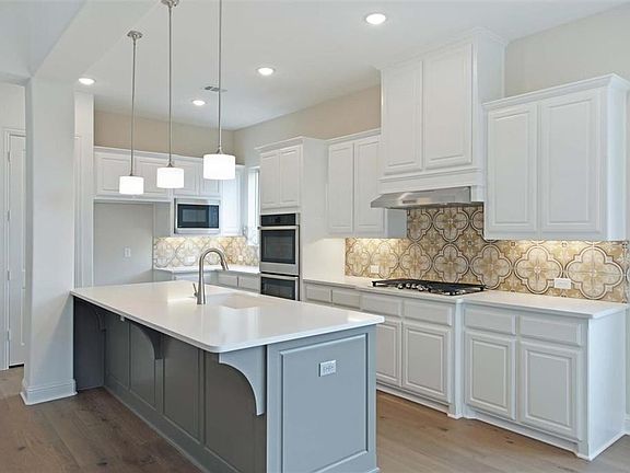 4th image of 940 Mountain Laurel Dr