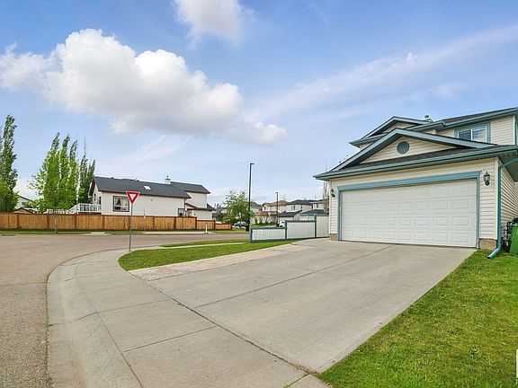4th image of 1826 35th Ave NW