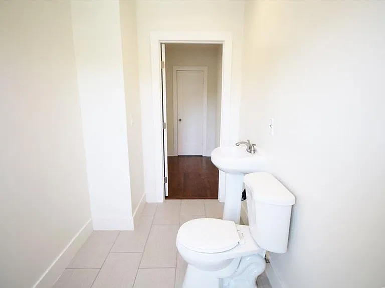 856 W Colorado Blvd — Photo 27