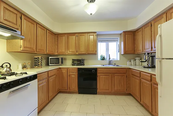 Sold by Corcoran | media 16