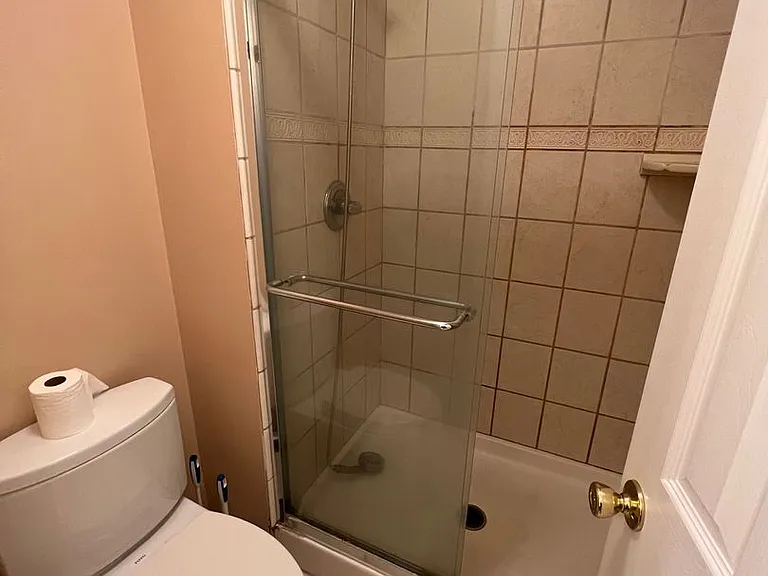 15605 Highcroft Dr — Photo 11