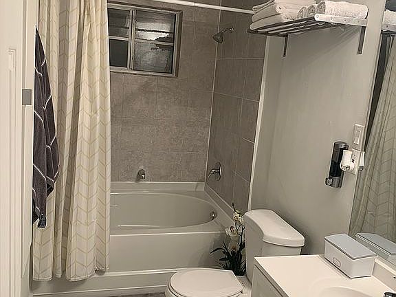 3rd image of 1335 15th St APT 5