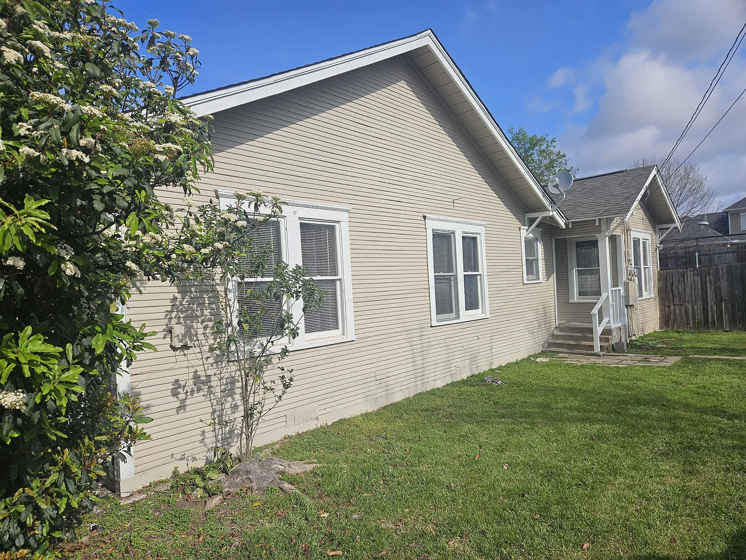 708 W French Ave — Photo 2