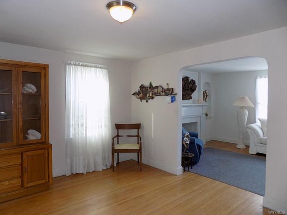 4th image of 181 Burke Dr