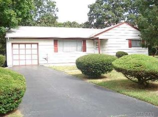 35 Evergreen Ave, Brentwood, NY 11717