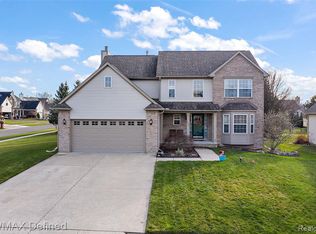 1003 Parkland Rd, Lake Orion, MI 48360