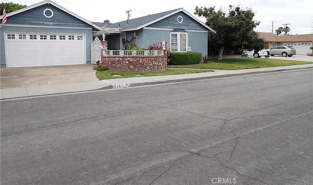 2 bed, 700 sqft, $2,500 — Photo 2