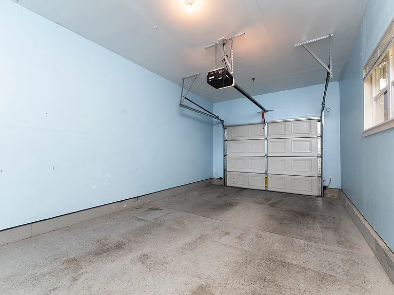 1x1 Deluxe w/Garage - 881 Sq Ft 1x1 Deluxe w/Garage - 881 Sq Ft