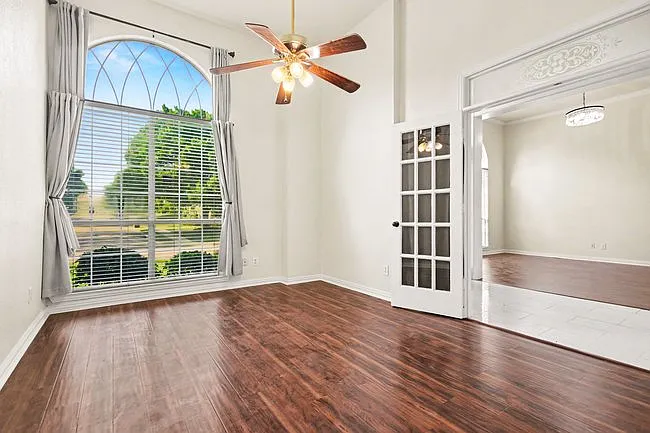 1027 Creek Bnd — Photo 13