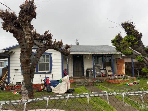 10916 Santa Rosa Ave, Lamont, CA 93241